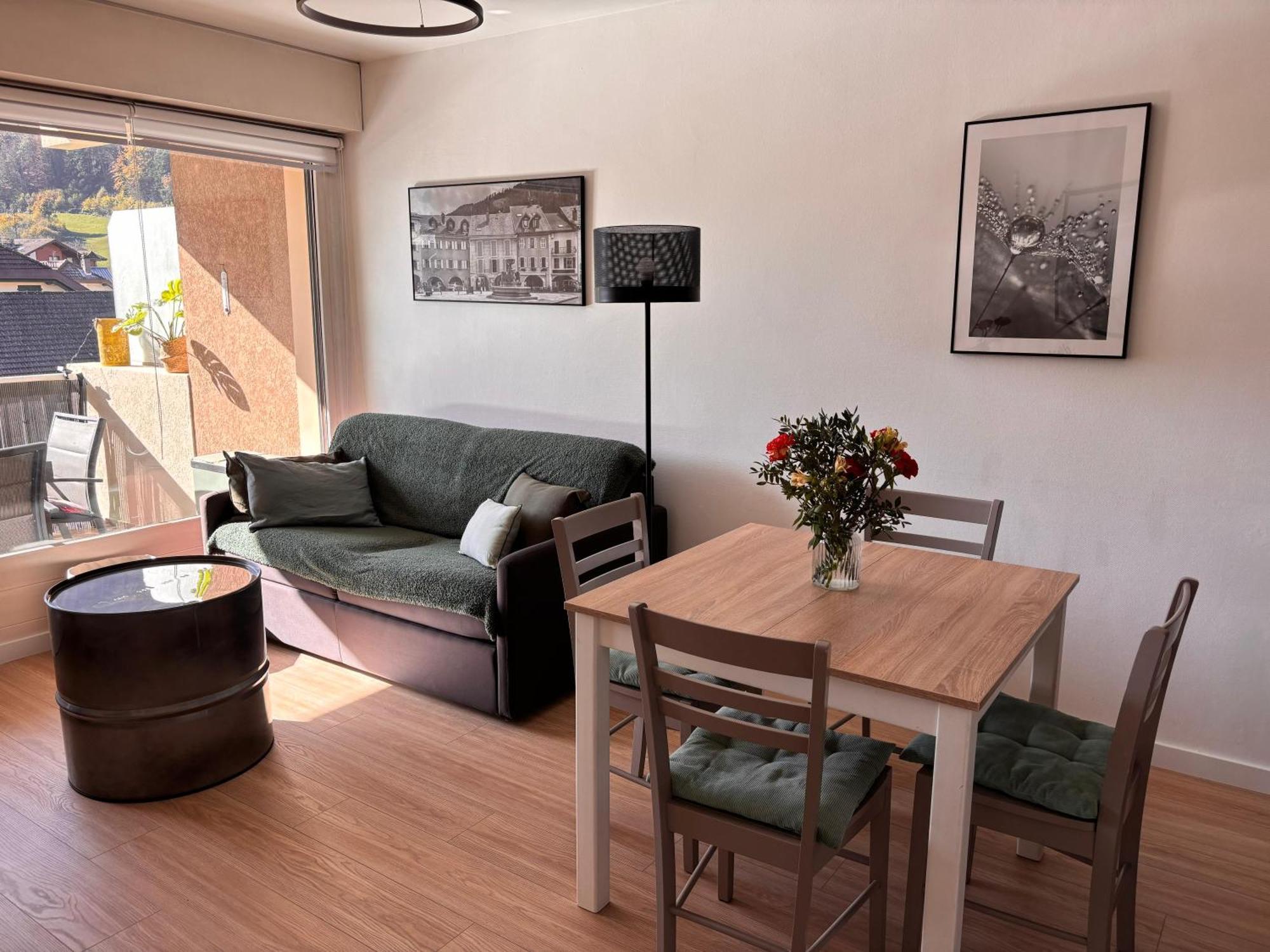 Apartment Agreable 2 Pieces Au Coeur De