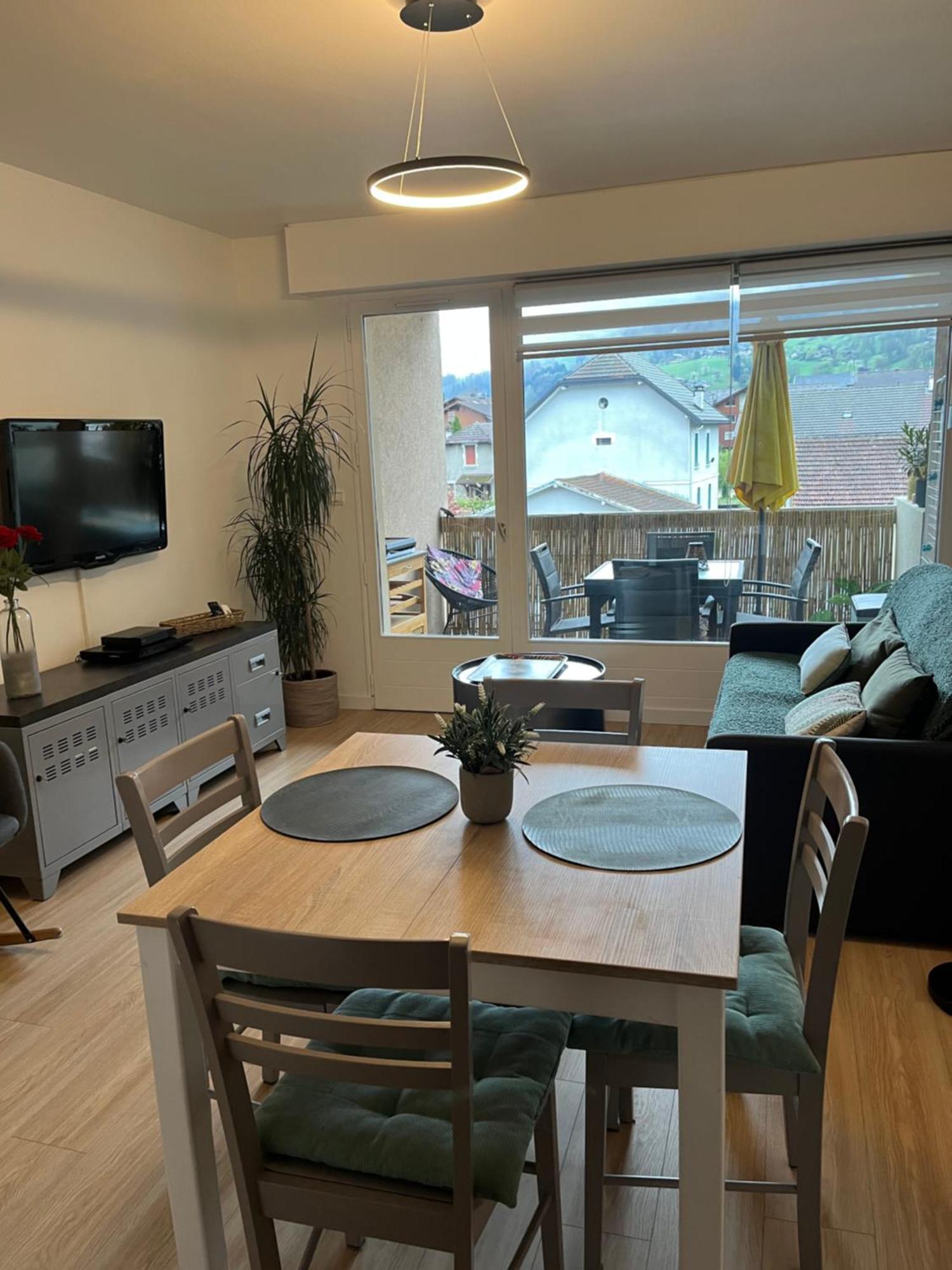 Apartment Agreable 2 Pieces Au Coeur De